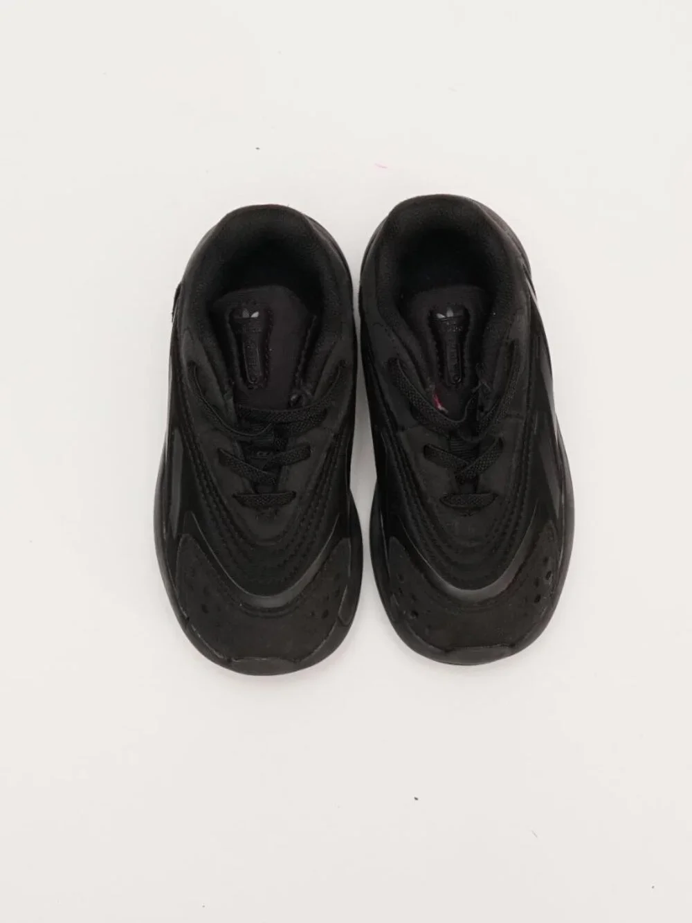 Adidas Ozelia shoes - size US 9k